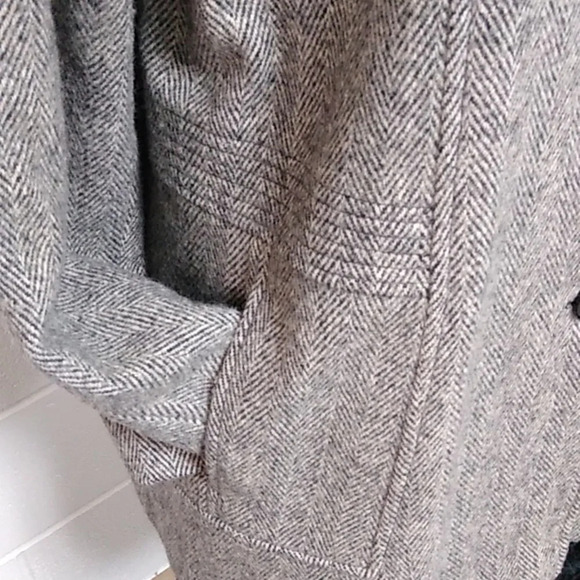 HERMAN KAY VINTAGE HERRING BONE WOOL PEA COAT - Picture 2 of 8
